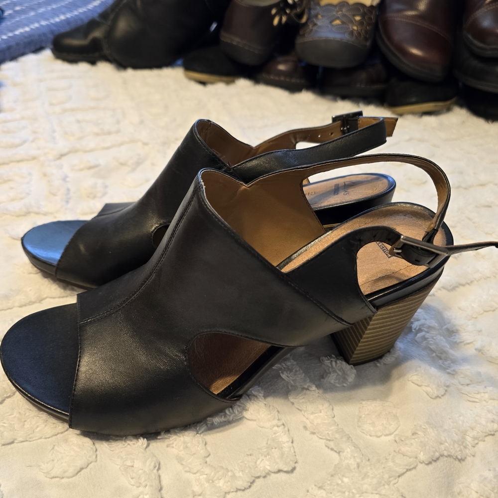 Clarks Black Slingback Heels with Peep-Toe Design